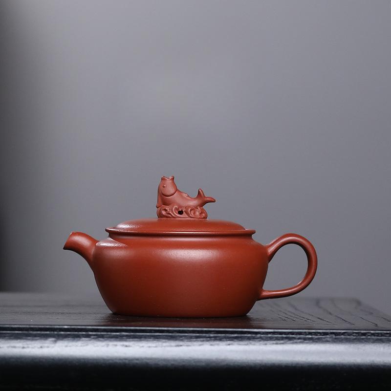 

100 мл Классический Исинский фиолетовый глиняный чайник ручной работы с крышкой в виде рыбы Чайник для замачивания чая из сырой руды Дахунпао Китайский чайный набор Цзыша