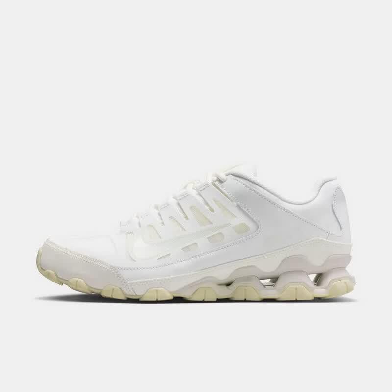 Женские тренировочные беговые кроссовки NIKE REAX 8 TR MESH 37.5