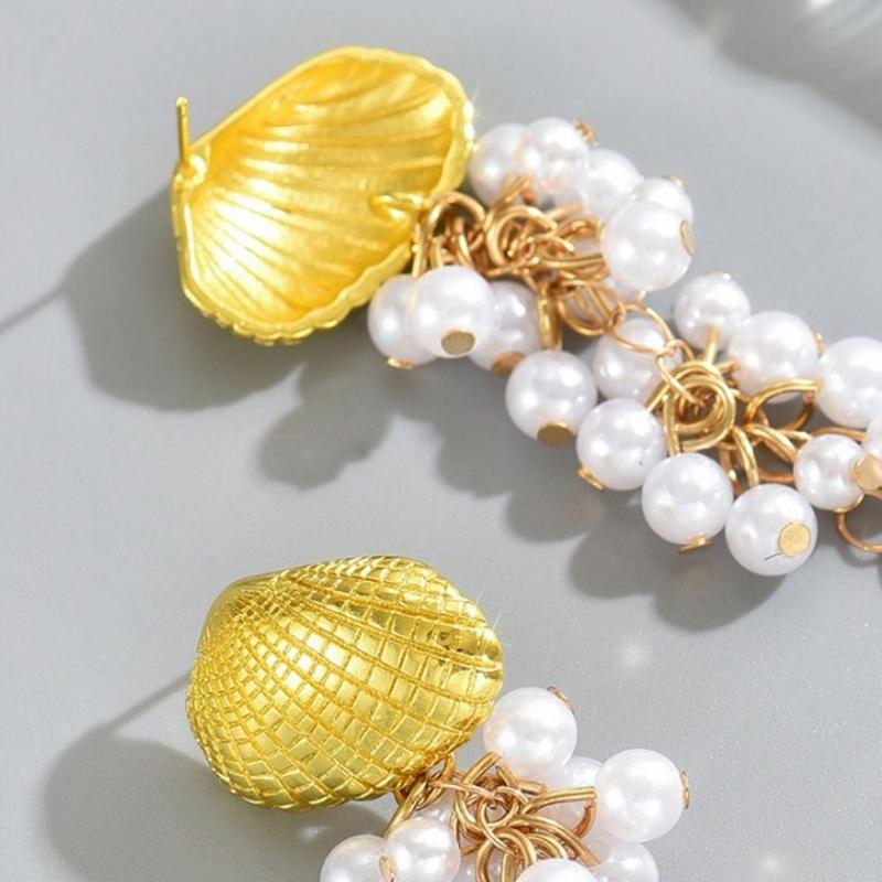 Orecchini Pendenti con Perle Finte e Accenti di Cristalli Gioielli Statement di Stile per Occasioni Formali Celebrazioni