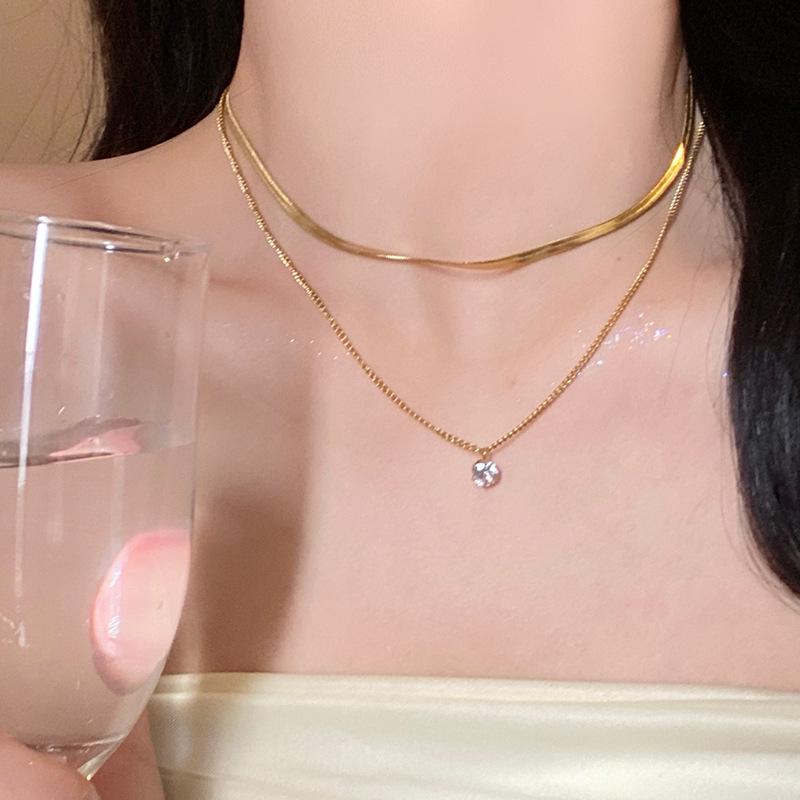 Elegant Women's Clavicle Choker: Diamond Zircon Snake Chain Pendant in Titanium Steel