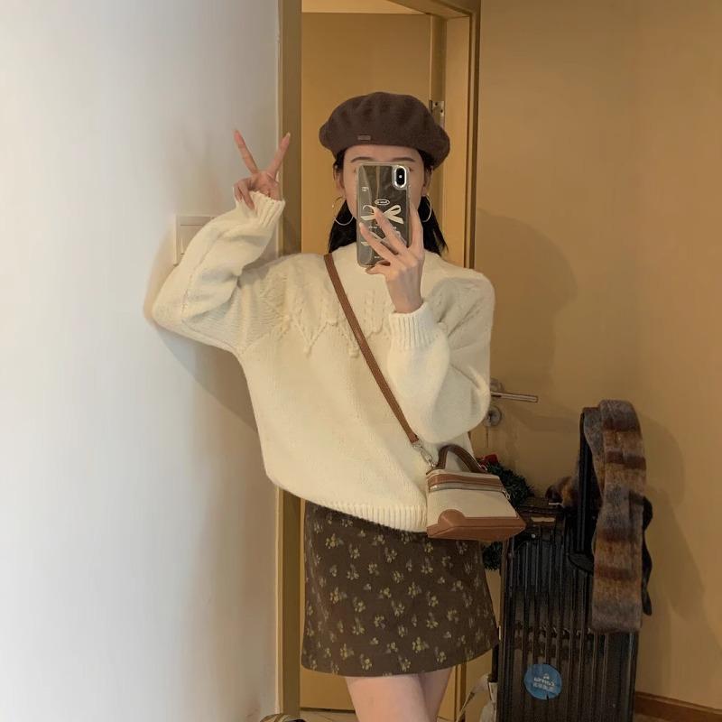 

2024 Women s Retro Floral High Waist Corduroy A-Line Midi Skirt - Autumn/Winter Slimming Fashion XS