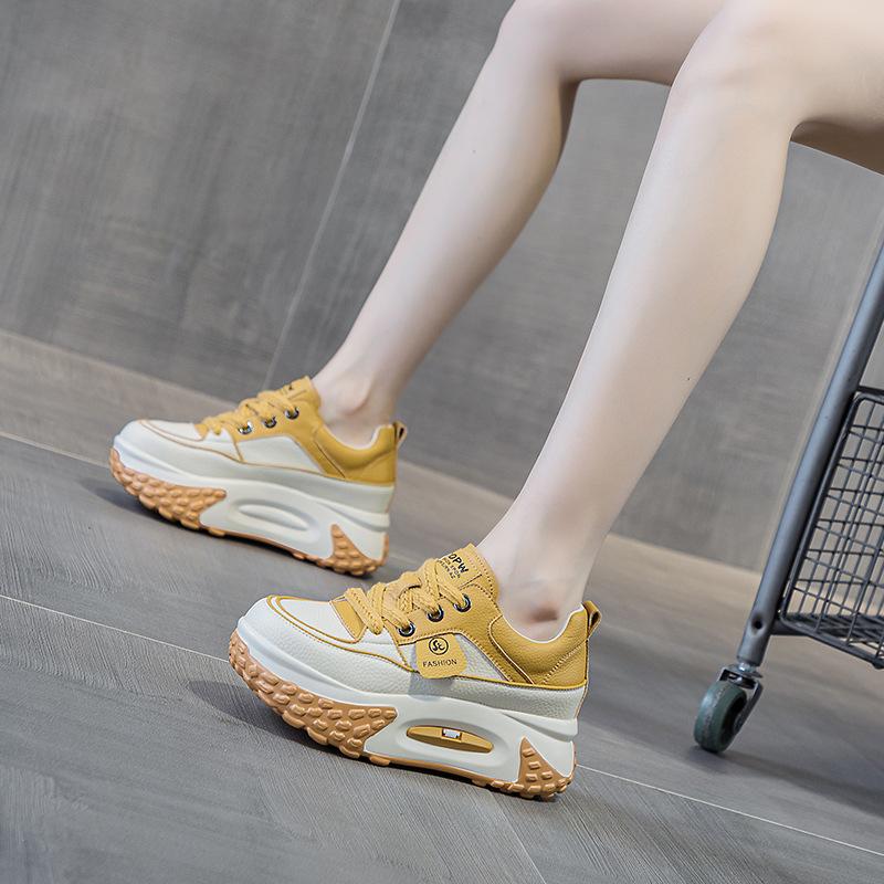 Dad Shoes Internet Celebrity Bursting Board Women's Autumn 2025 New Lightweight Thick Sole Inner Height Increase Casual Fashion Sports Shoes Single Sh