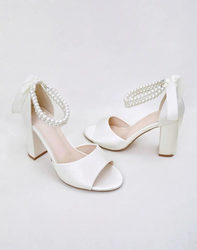 New Xiaoxiangfeng high heels women's thick heels sexy sandals versatile fairy with skirt ribbon bow pearl 43