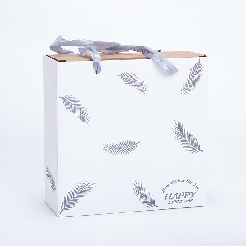 Japanese Handmade Seashell Wind Chime: 19-Line Ornament for Kids' Room, Balcony, Holiday Gifts, or Door Decor.