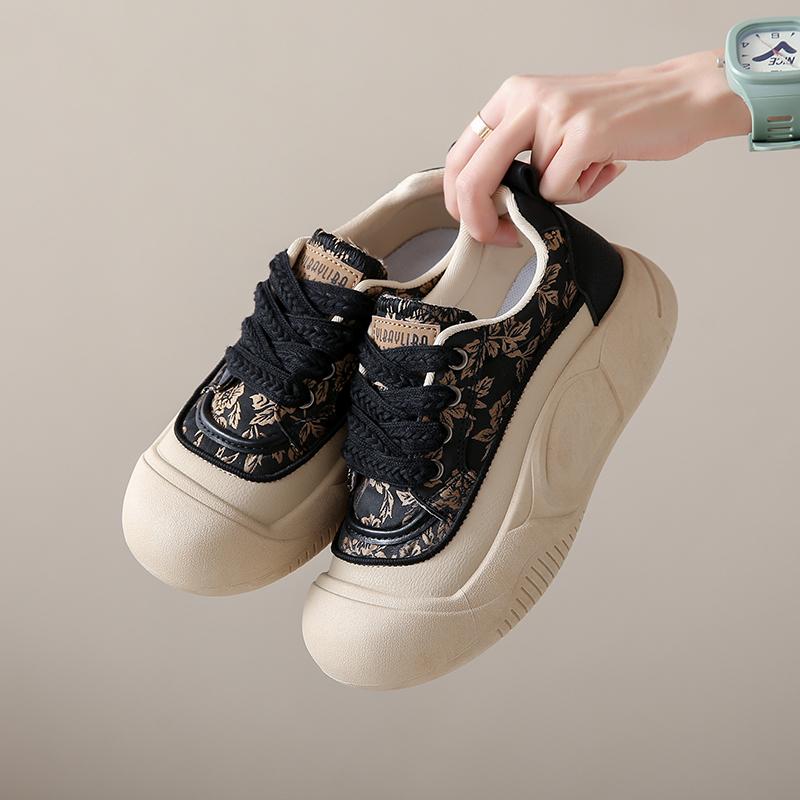 Women's Shoes 2025 Autumn New Korean Versatile Students Thick Sole Non Slip Board Shoes Female Casual Low Tops Retro Sneakers