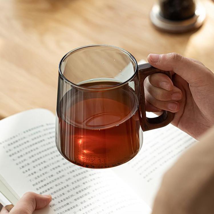 Glass Tea Water Separation Tea Ceremony Cup with Lid Large Capacity Smoke Gray Wooden Handle Office Cup Home Men's Gift Brewing Tea Cup
