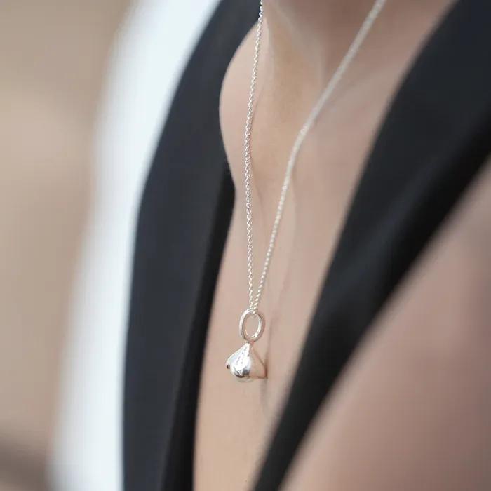GROTTO NECKLACE 08