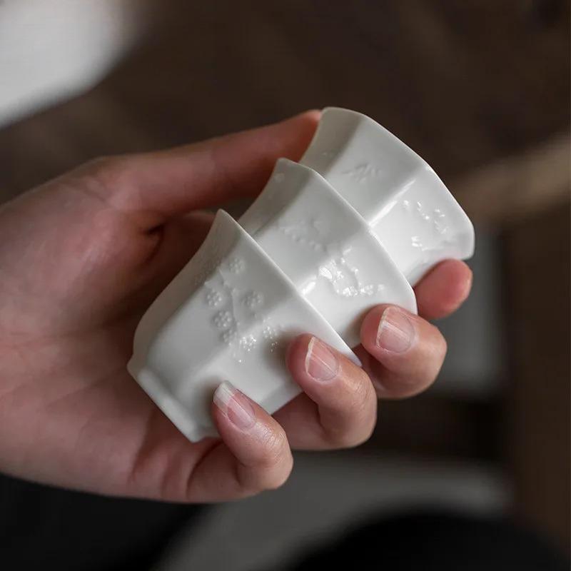 2pc/lot Handmade Relief Pine Teacup Dehua White Porcelain Master Cup Small Tasting Tea Bowl Meditation Cup Kung Fu Teaset 45ml