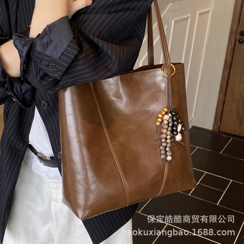 Large-capacity Bag Women's 2025 New Autumn and Winter Texture Versatile Retro Shoulder Bag Large Bag Popular Commuter Tote Bag
