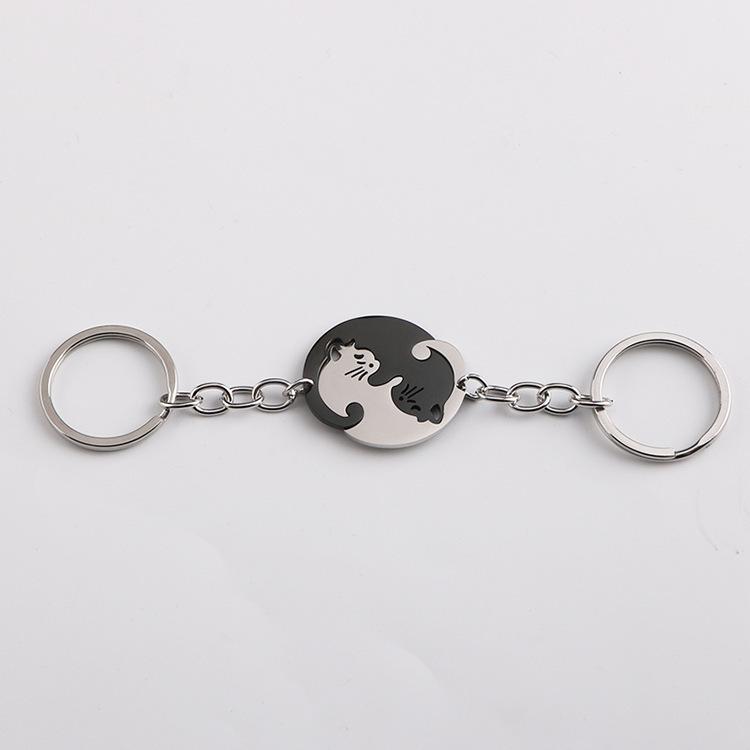 

Couple Small Items Portable Stainless Steel Keychain Heart-Shaped Splicing Cat Yin And Yang Cat Pendant Necklace Keychain Jewelry