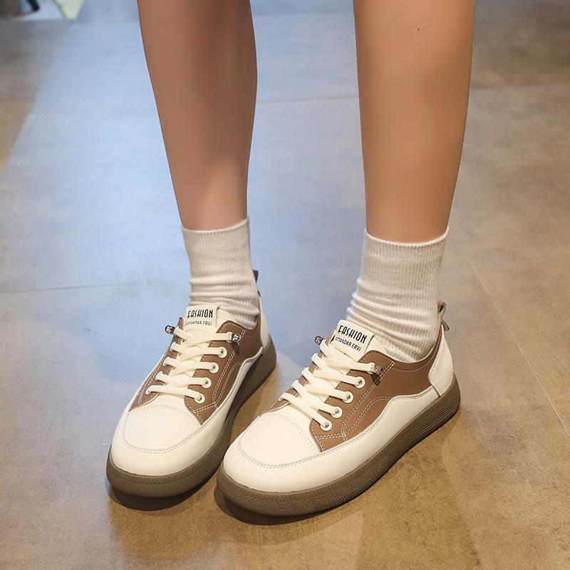 Imitation leather retro little white shoes women's 2025 spring and autumn models, one-pedal soft-soled comfortable and versatile casual sports shoes