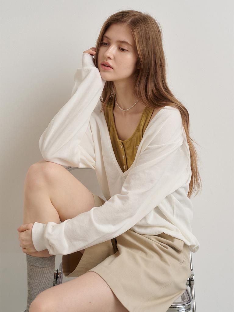 MOAT Deep V-Neck Sweatshirt (Sand Ivory)