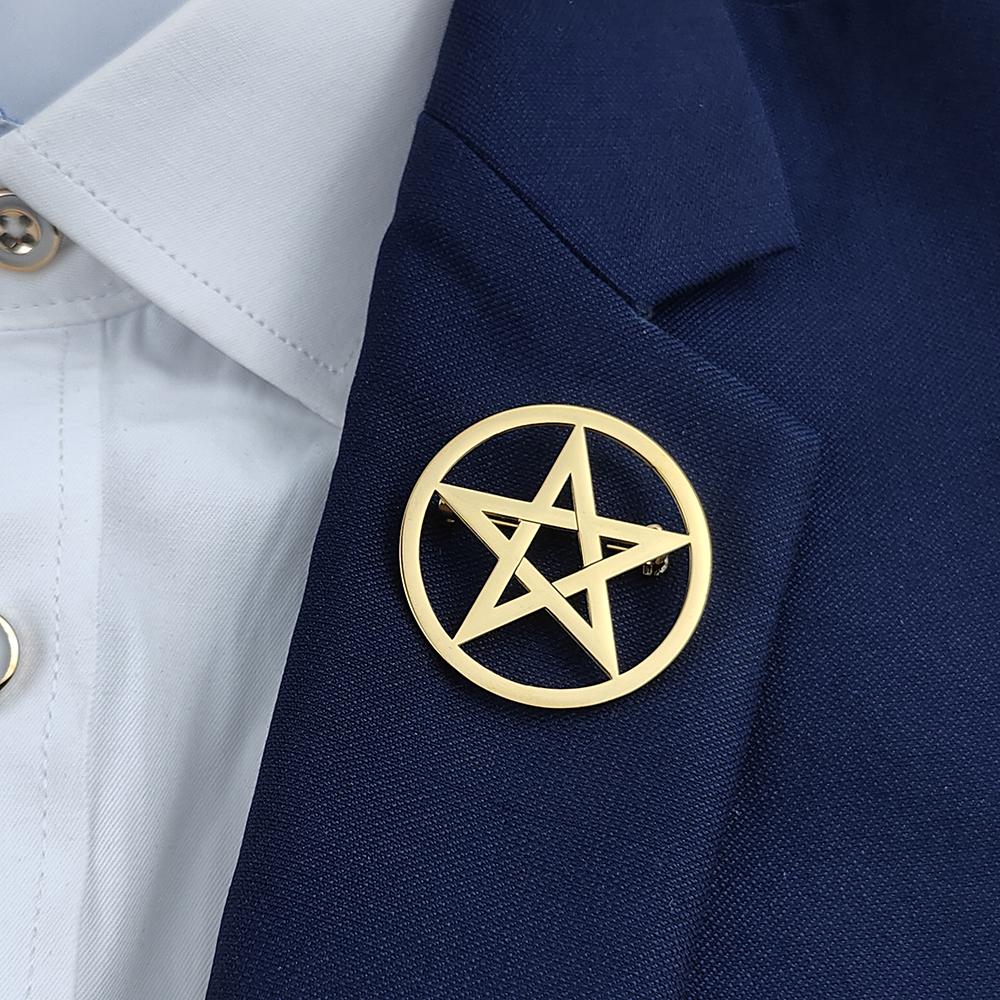 Pentagramserie brosch i rostfritt stål, symboliserar den positiva energin att avvärja ondska, symbol för kulturella slagpåsmycken.