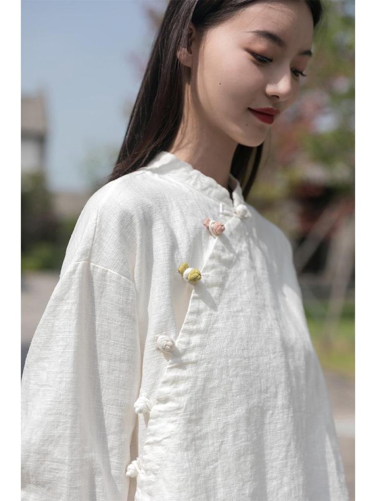 Artistic Retro Chinese Style Women's Ramie Frog Button Long Sleeve Shirt for Spring and Autumn Tea Ceremonies