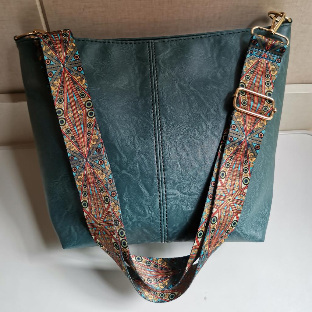 New fashionable women's handbag, ladies' hand-held shoulder bag, large capacity crossbody bag, geometric wide shoulder strap