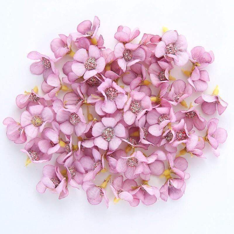 50 Stück/Lose 2cm Mehrfarbiger Gänseblümchen-Blütenkopf Mini Seidenblume Künstliche Blume Kranz Schneidezubehör für Heim- und Hochzeitsdekoration
