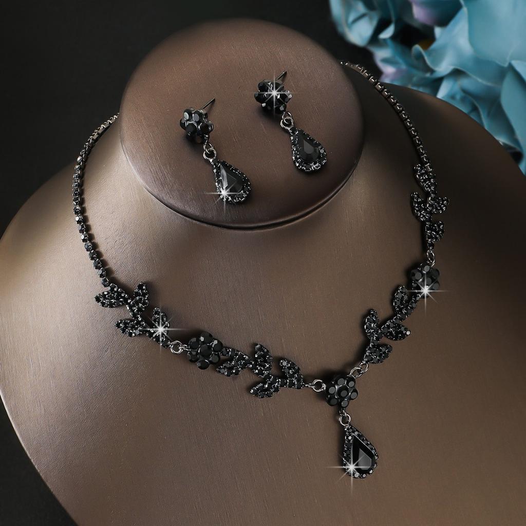 Luxury Sparkling Crystal Flower Necklace Earrings Set Premium Feeling Necklace Earrings Two Piece Bridal Jewellery Set