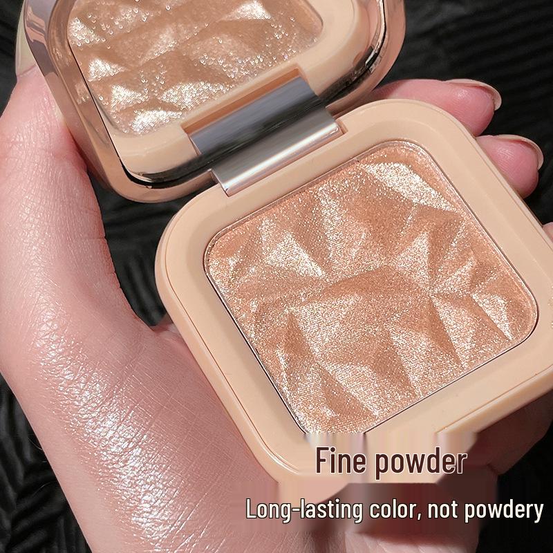 PIPL Iridescent Mist Highlighter Palette - Glitter Pearl Brightener In Natural Champagne Color.