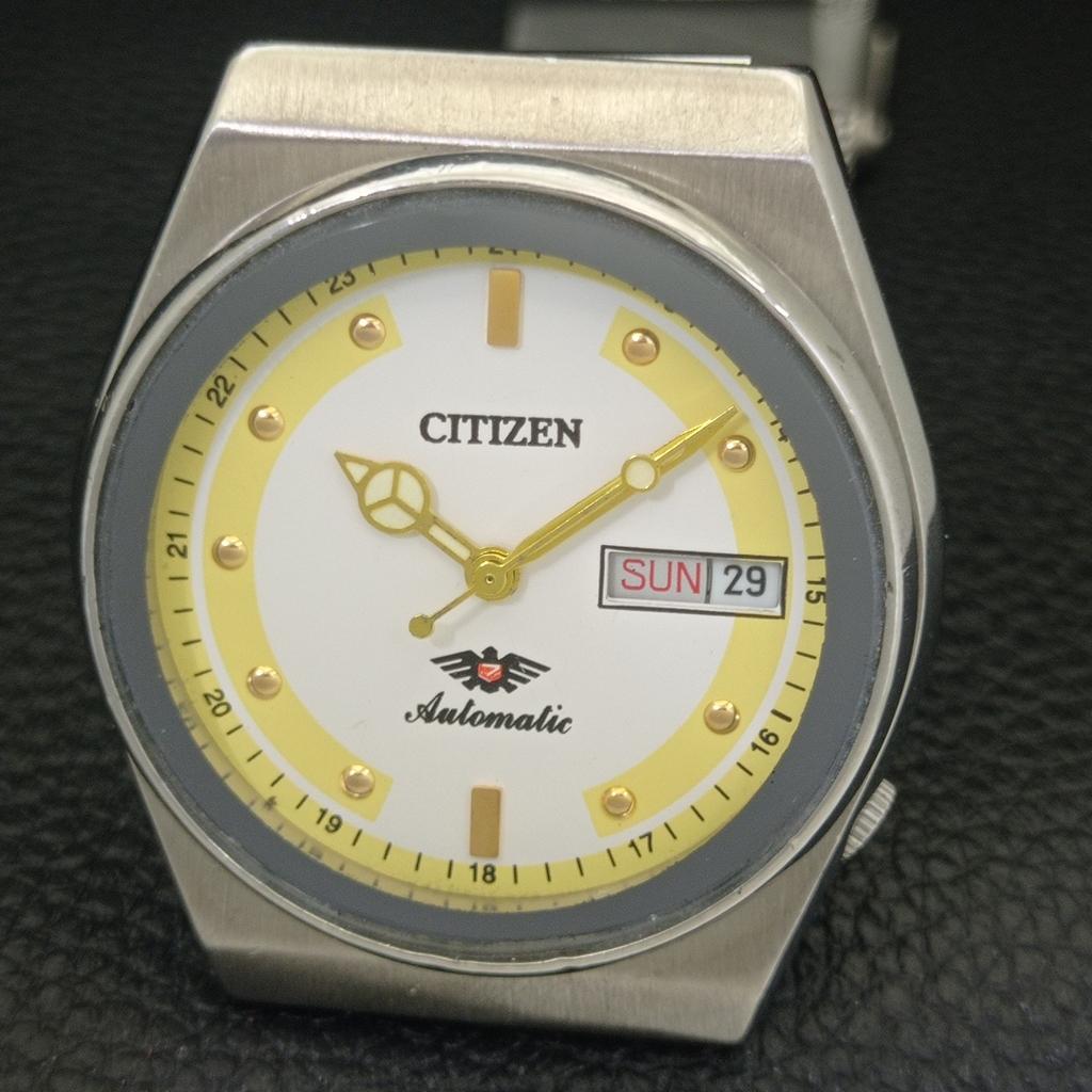 VINTAGE CITIZEN AUTOMATIC 8200 JAPAN MENS WHITE COLOR DIAL WATCH A702140-5 R208-a702140