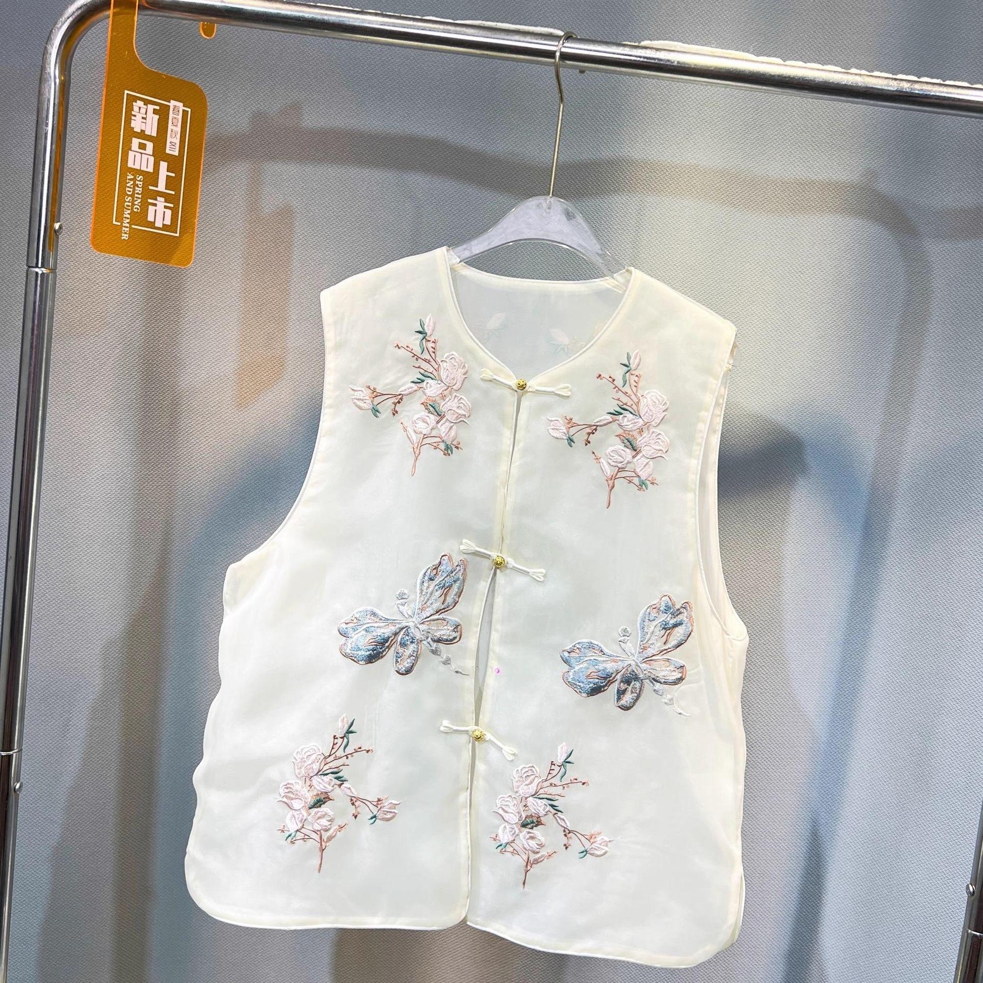 

Summer new embroidered organza vest women s retro round neck buckle high-end top M (recommended within 50kg)