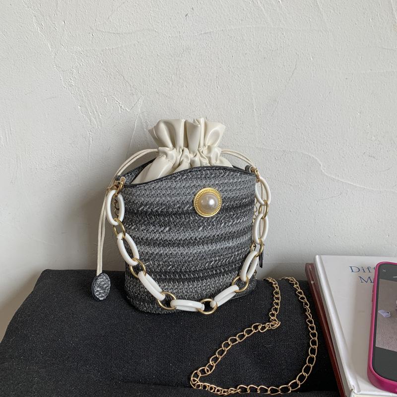 

Versatile Trend Candy Personality Casual Box Bag Women s Premium Temperament Shopping Going Out Commuting Messenger Bag чёрный