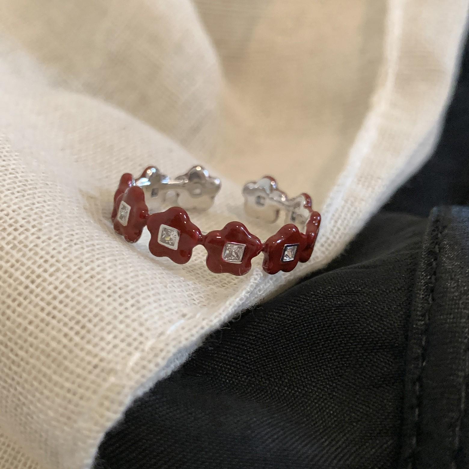 

Універсальна каблучка-серце у стилі ретро для жінок