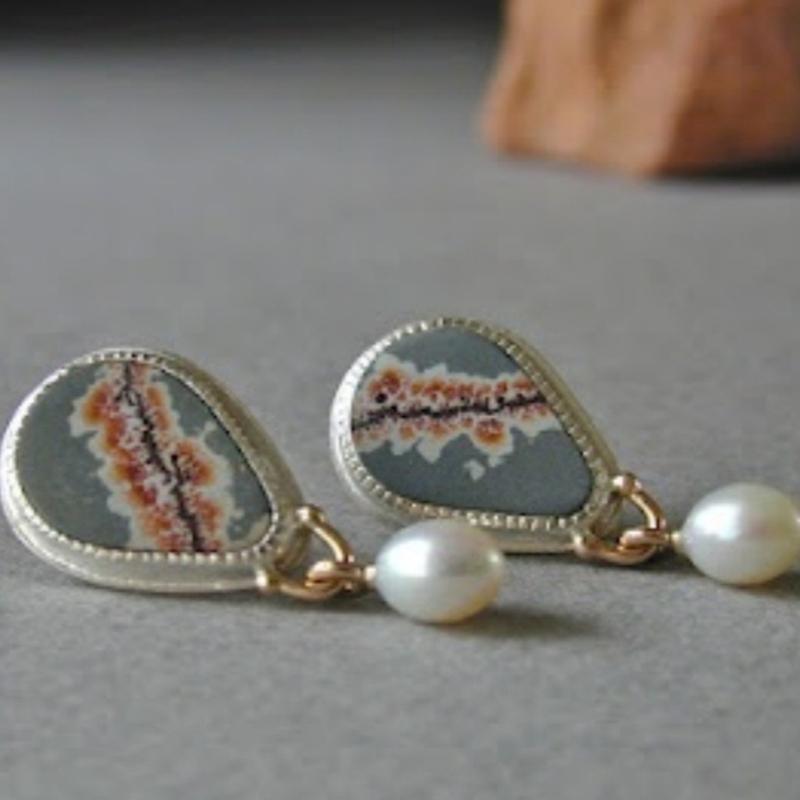 Shimmering Art Pearls Dangle Earrings Alloy Texture Comfortable Wear Women Jewelry Suitable for Fashion Lover Present