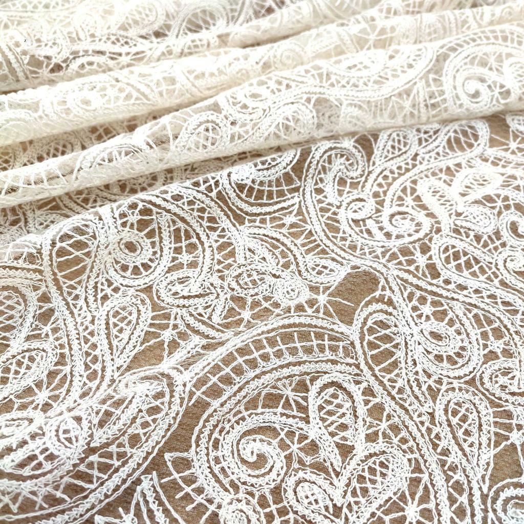 1 Meter/los 130cm breit Exquisite beige hohl floral stickerei stoff baumwolle gewinde mesh stoff kinder kleidung hochzeit kleid zubehör