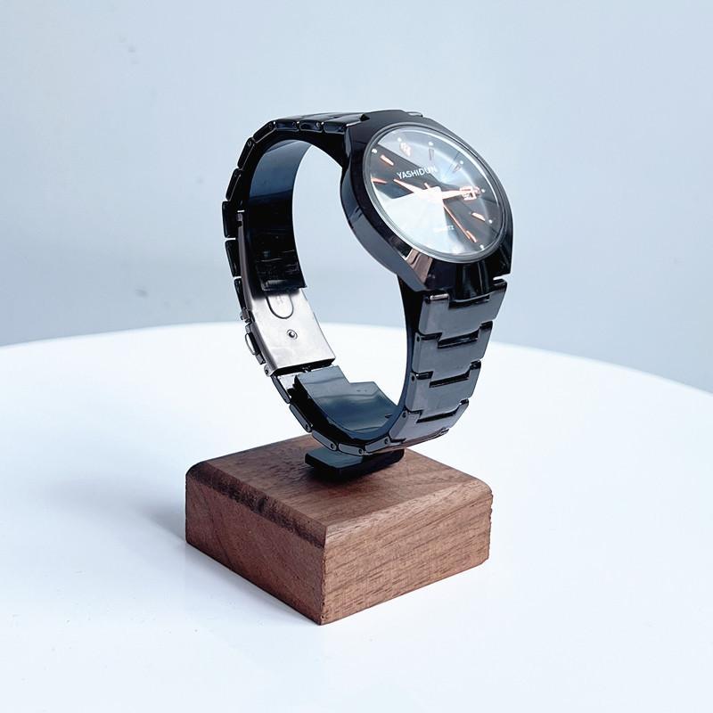 Kratzfester Holz-C-förmiger Uhrenhalter 1 Stück Schmuck-Ausstellungsständer für Armbandgeschäft Vitrinenverwendung