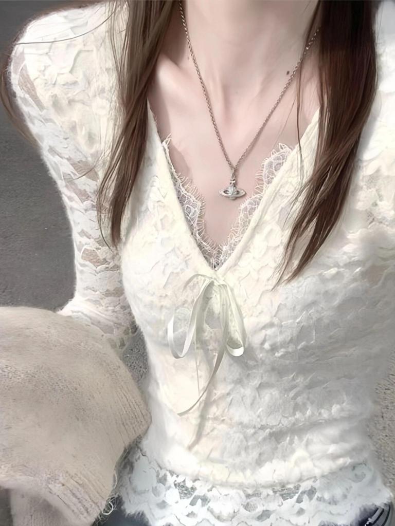 Elegant White Lace V-Neck Long-Sleeve Slim Fit Women's Top for Autumn/Winter