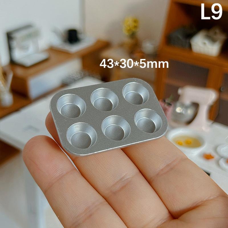 1Pc Doll House Kitchen Decoration Mini Baking Mold Animal Love Star Pattern Shooting Scene Props