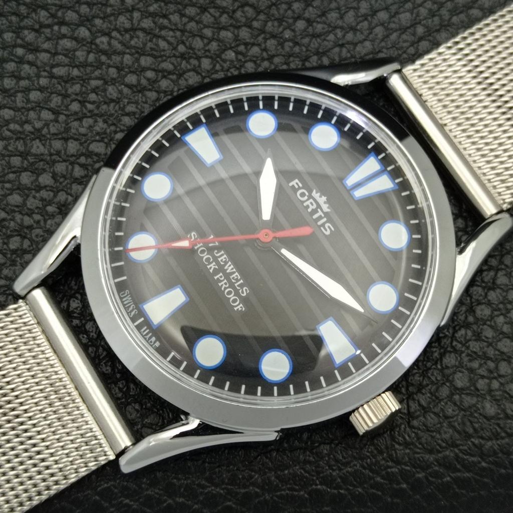 VINTAGE HAND-WINDING SWISS MENS REFURBISHED BLACK COLOR DIAL WATCH A701047-5 R205a-a701047
