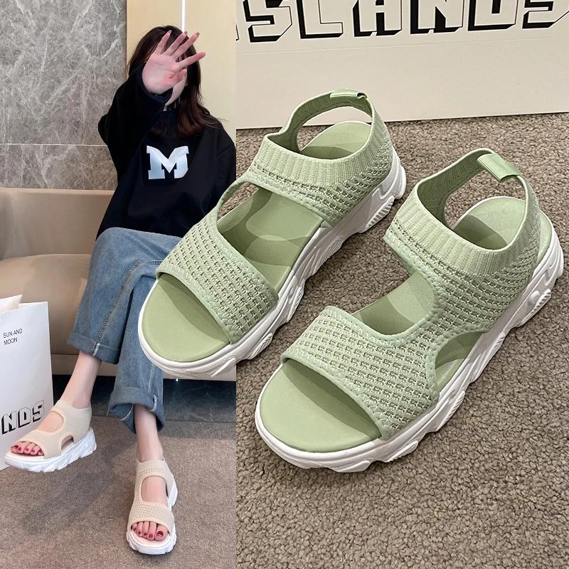 Mode Sportlicher Stil Zehenfrei Flacher Absatz Damen Sandalen 2024 Sommer Slip-On Mesh Rutschfest Atmungsaktiv Designer Sandalen Große Größe