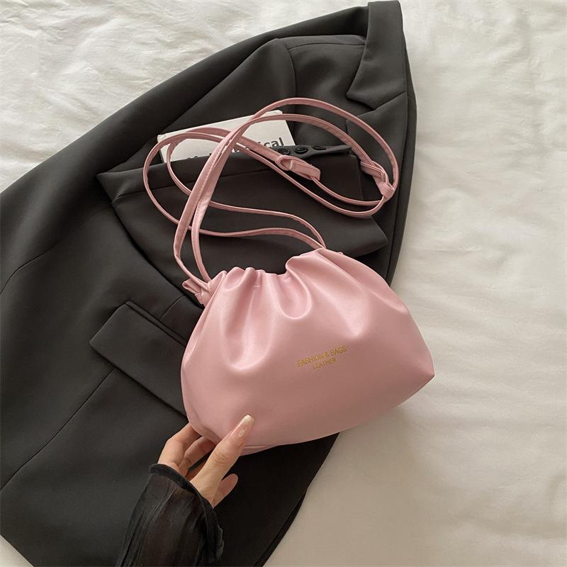 Niche Design Bag Women's 2025 New Summer Versatile Korean Version Shoulder Messenger Bag Pleated Popular Bucket Bag