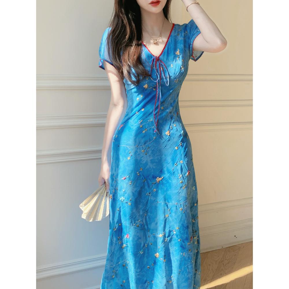 

Летнее новое повседневное сине-белое платье с принтом и вышивкой косого кроя, белое платье с короткими рукавами косого кроя XL- (recommended 110-60kg)