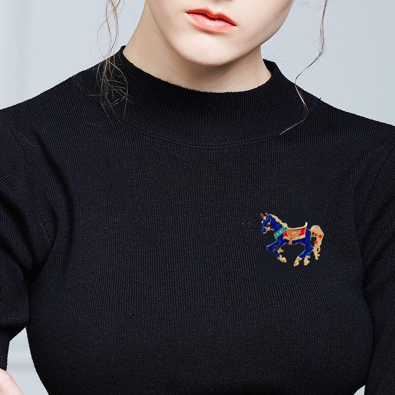 Stylish Enamel Horse Brooch: Unique Oil-Drip Design, Versatile Animal Pin for Suits & Sweaters