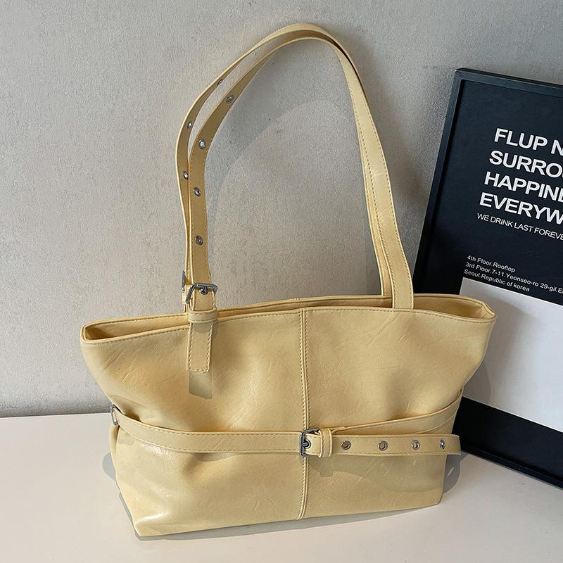 

Spring and summer hot sale Korean college style simple oil wax pitot bag commuting versatile high quality versatile shoulder women s bag