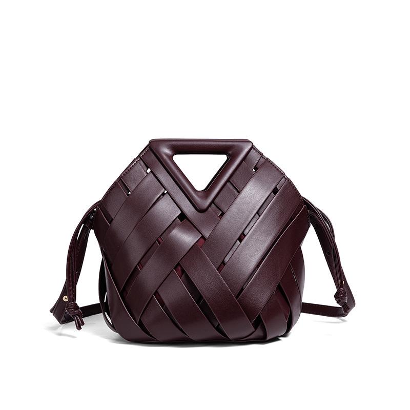 Sac à main pour femme de grande capacité avec boucle magnétique triangulaire et design bandoulière creux - Sac à épaule mère-enfant tendance