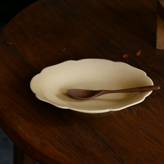 9" Handmade Chinese Beige Ceramic Petal Dinner Plate