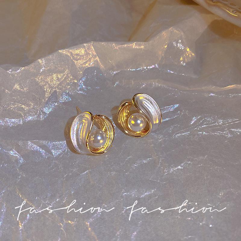 Korean Version of Retro Earrings, Cold Wind Temperament, Ear Jewelry, High-end Sense, Niche Design, Stud Earrings, Women