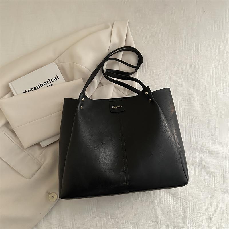 

Tote bag new shoulder bag armpit bag retro simple large capacity bag fashion handbag women s bag