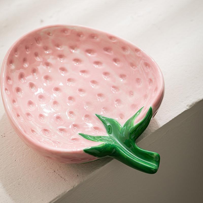 Saboneteira Cerâmica Formato Morango Portátil Fofa Drenante Caixa de Sabão Criativa Suprimentos de Banheiro Decoração de Banheiro de Luxo para Casa