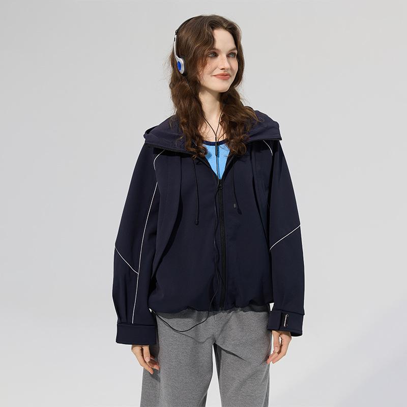 

Прочная водоотталкивающая спортивная куртка с капюшоном Small