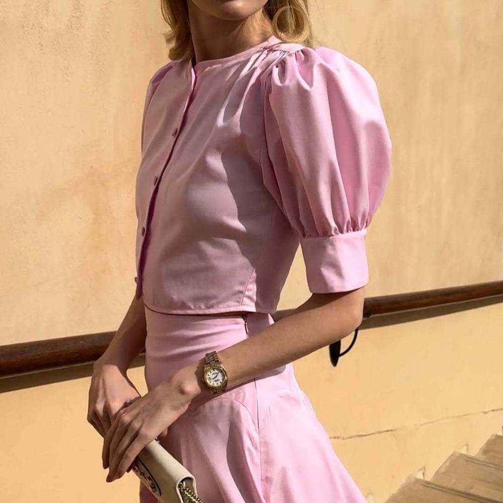 Retro Sweet Wind-pressed Pleated Solid Color Puff Sleeve Top, High-waisted Slimming Half-length Skirt, Temperament Versatile Suit