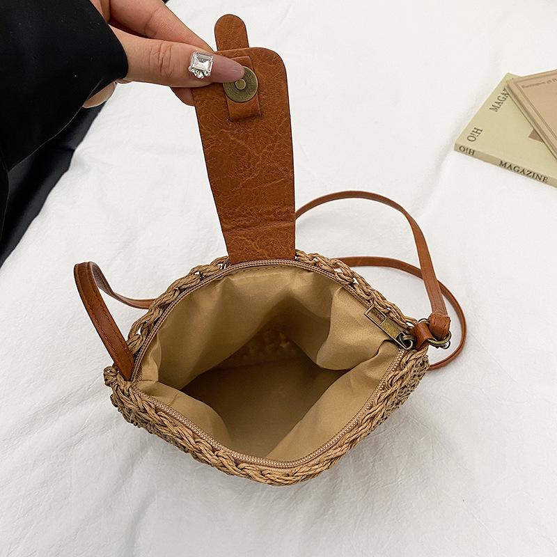 Summer Casual Straw Woven Crossbody Bag: Simple Vacation Style for Women