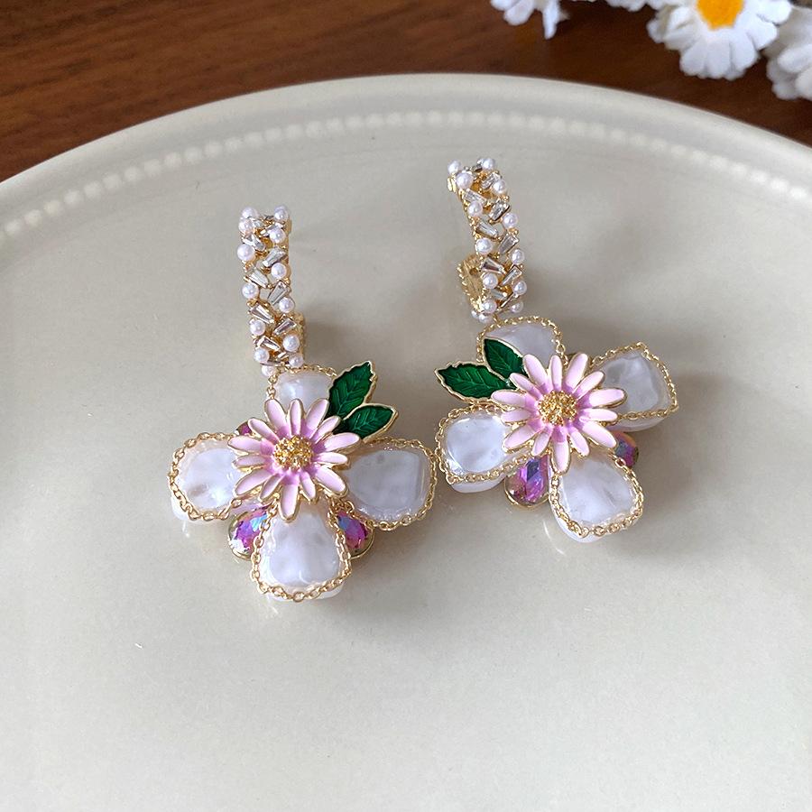 Silver Needle Diamond Drip Oil Flower Pearl Earrings Design Gentle Fairy Stud Earrings Niche Premium Ear Accessories