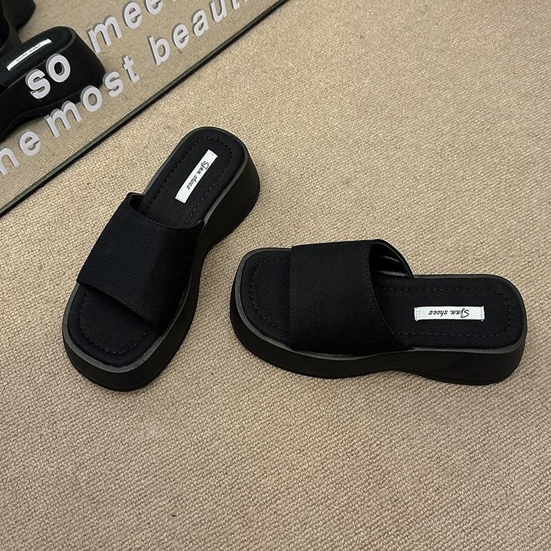 Platform slippers women's outer wear 2025 summer fashion versatile new cool slippers women's platform high-heeled beach shoes