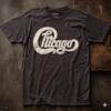 ¡CALIENTE!!! Camiseta Unisex Gráfica de Música Rock Negra con Logo de Chicago para Hombre