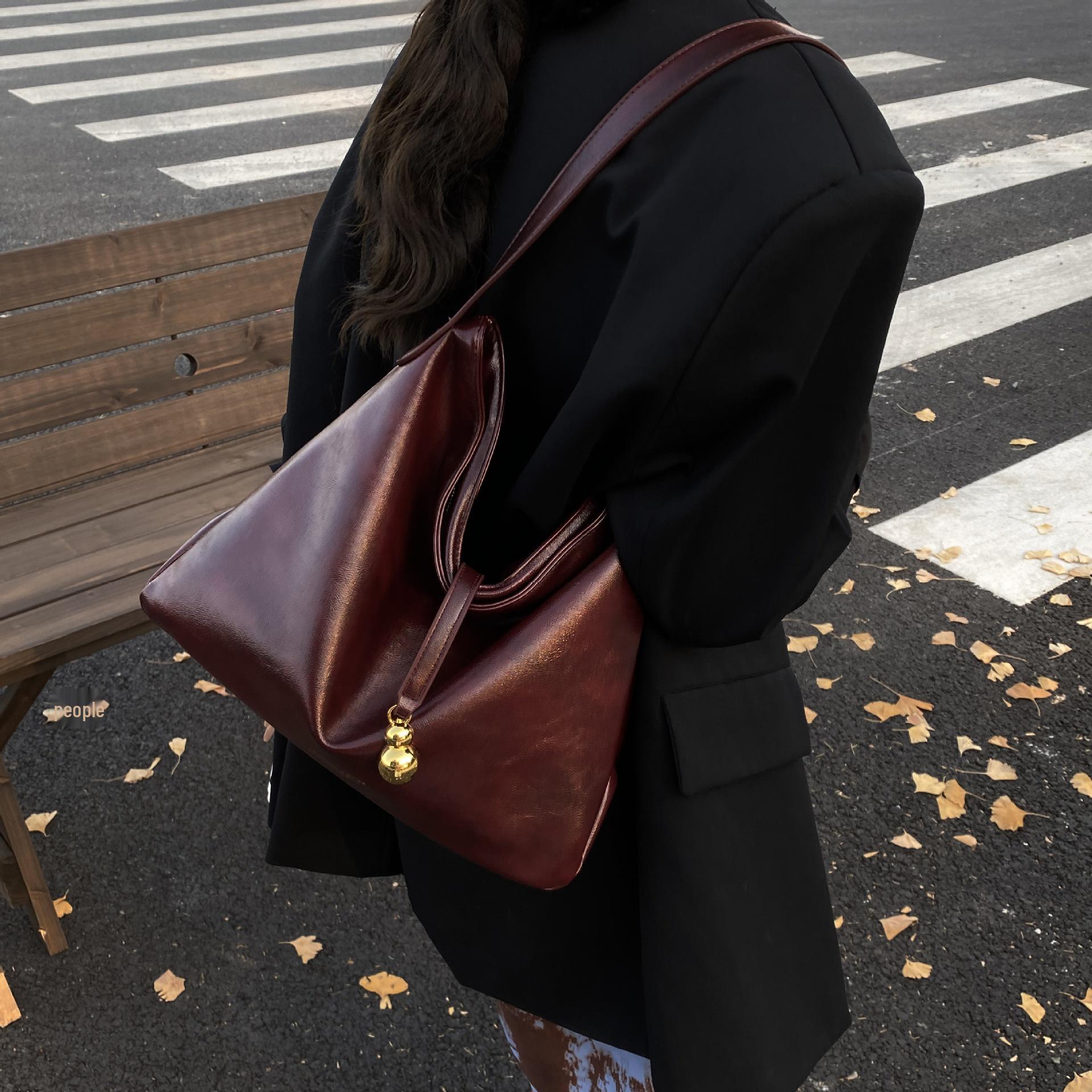 

Women s Large Capacity Crossbody Tote for Autumn/Winter 2025 - Elegant Commuting Travel Bag вино красного