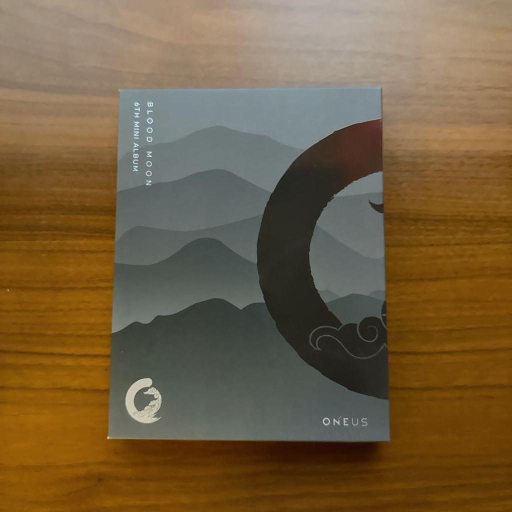 [USED] ONEUS “BLOOD MOON” (Gray Version)